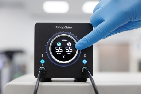 Aurora® Elite™ 15x150 XT C18 UHPLC column - IonOpticks